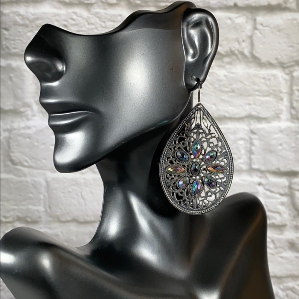 Avon DreamCatcher Inspired Dangle Earrinvs - Picture 2 of 3